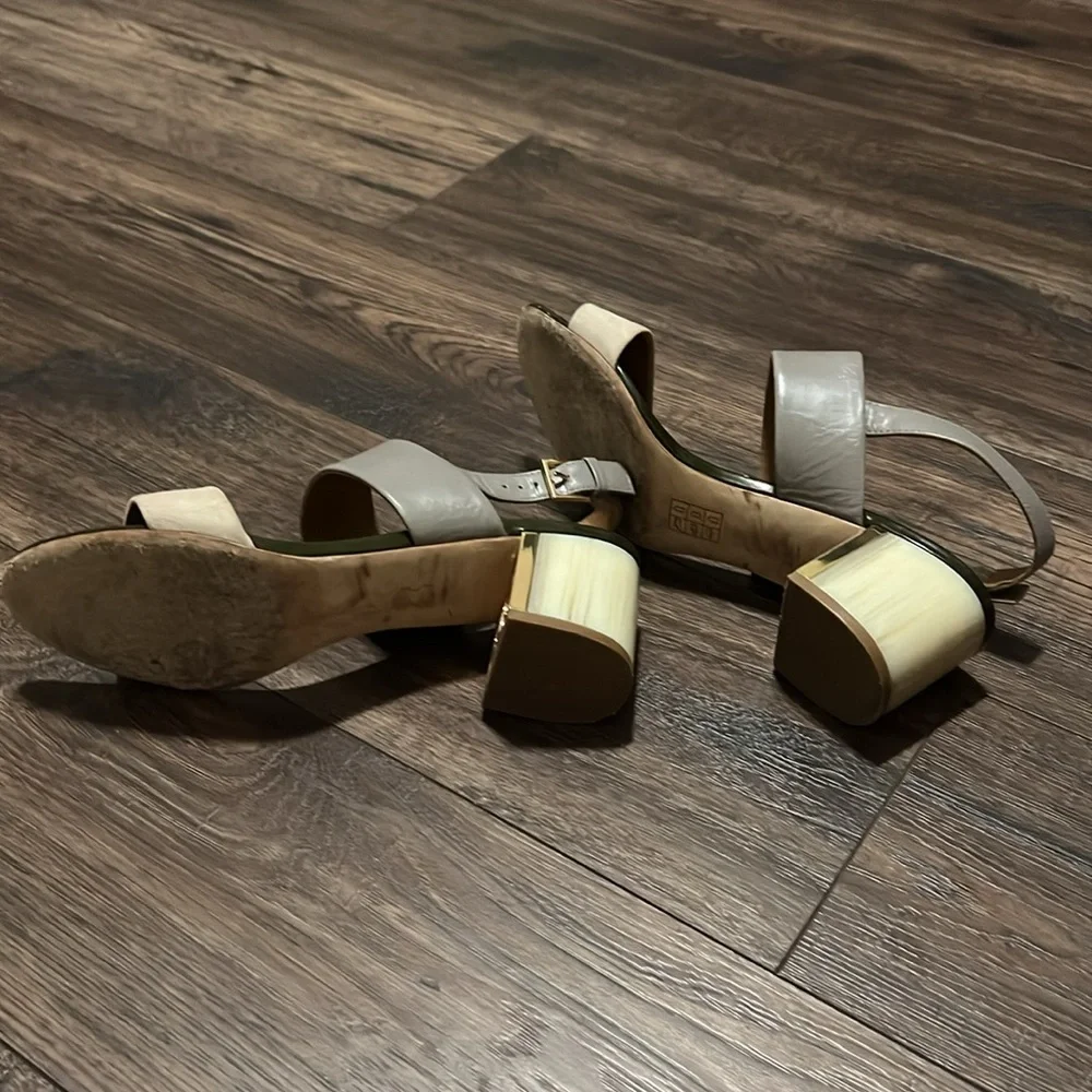 Tory Burch Cream & Gray Leather Strappy Heeled Sandal